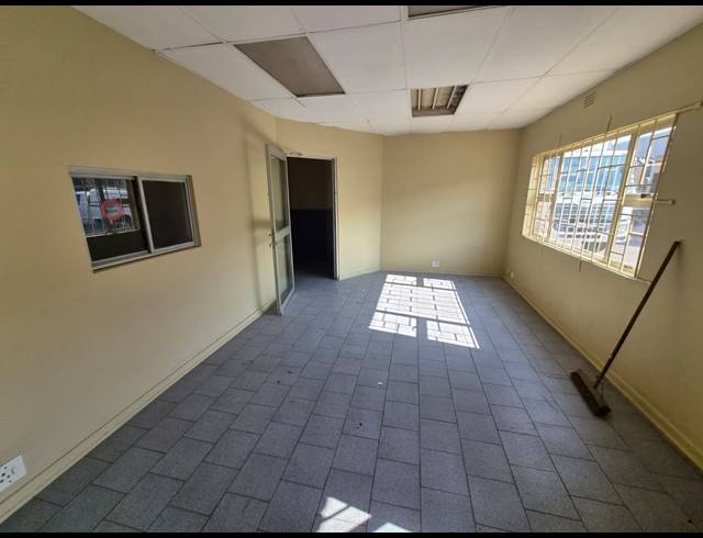 440M² WAREHOUSE TO LET IN WADEVILLE